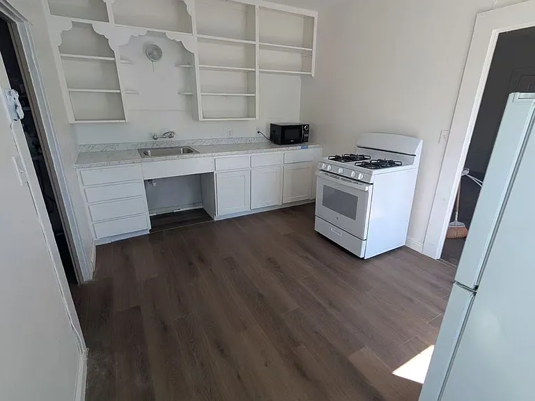 1553 E Santa Fe Ave — Photo 5