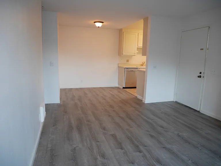4202 Golden Oaks Ln — Photo 13