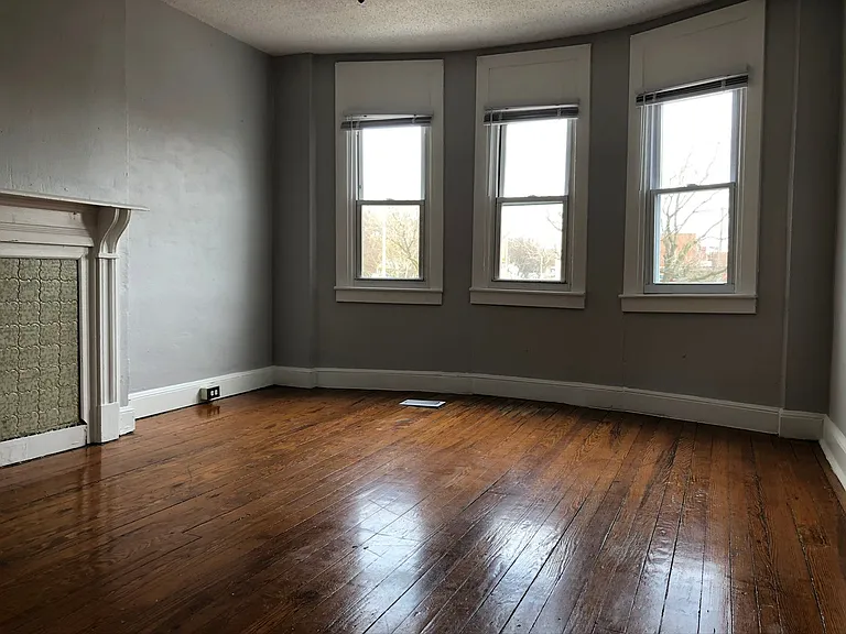 3242 Barclay St — Photo 12