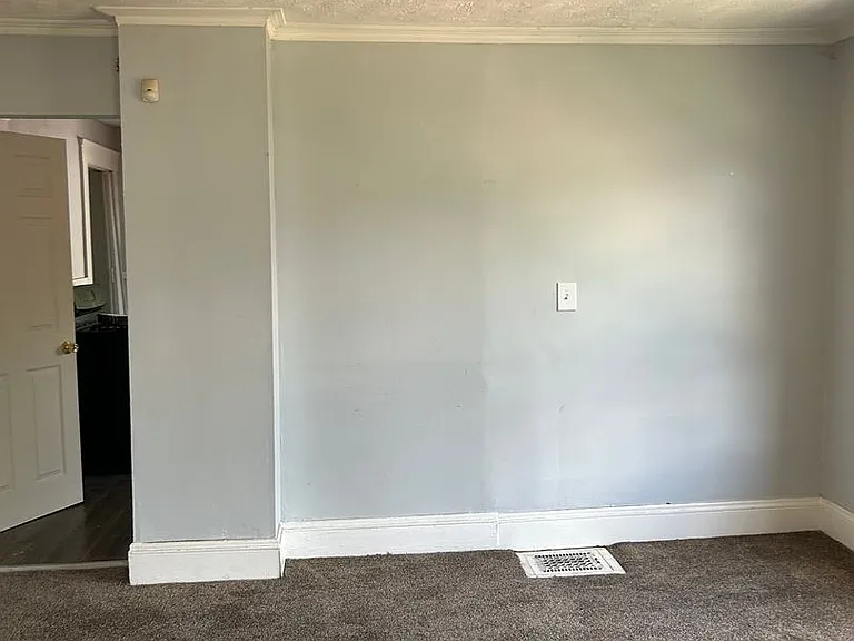 9505 Sladden Ave — Photo 4