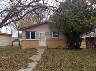 2114 C St, Garden City, KS 67846