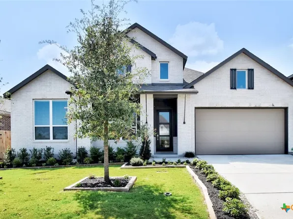 186 Lacey Oak, Castroville, TX 78009