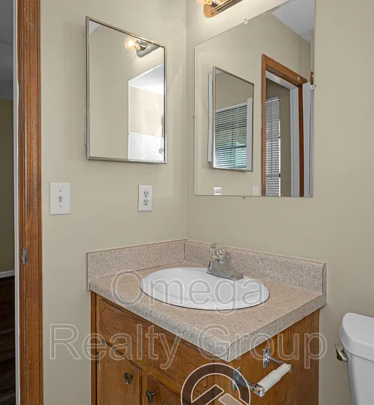 5827 Darien Dr — Photo 17