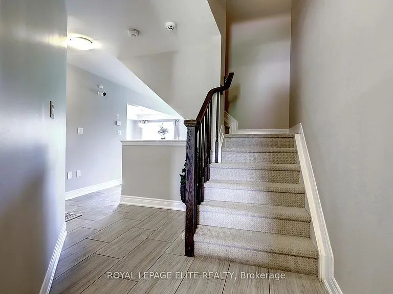 8025 Cole Ct — Photo 7