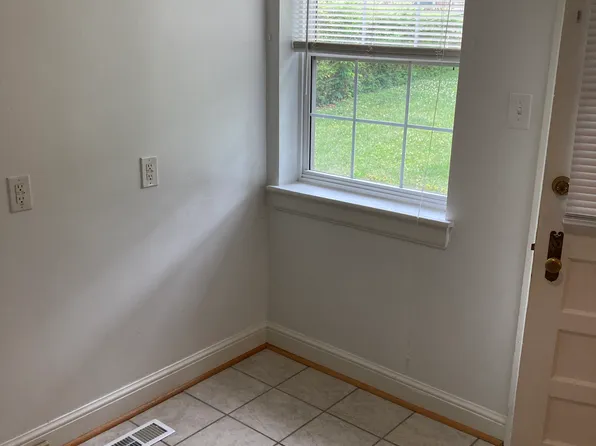 2424 Longview Ave SW #1, Roanoke, VA 24014
