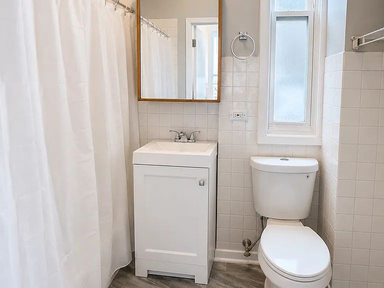 2028 W Armitage Ave #2R — Photo 8