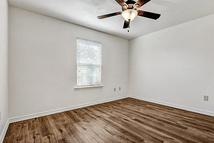 2 bed, 1.0 bath, 825 sqft, $1,000 — Photo 4