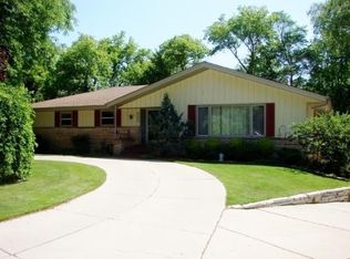 505 Cherry Hill Dr, Racine, WI 53406