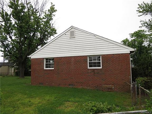 2nd image of 3001 Baronet Dr