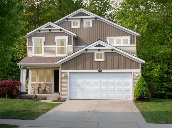 13400 Patchin Dr, Nunica, MI 49448