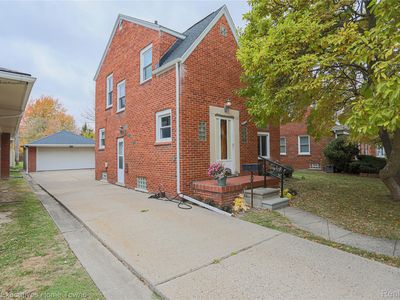 23009 Hayes Ave, Eastpointe, MI, 48021