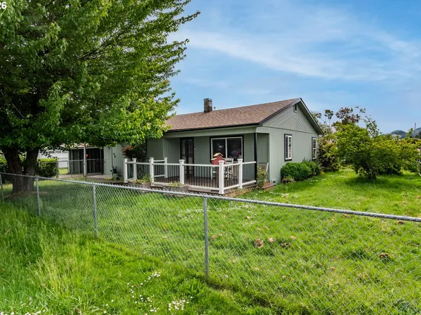 66 NW Cary St, Winston, OR 97496