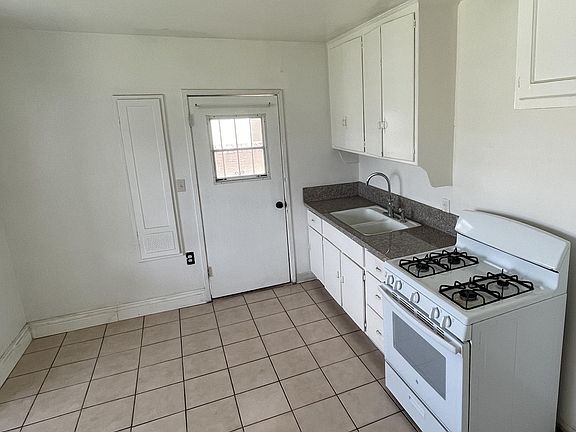 2nd image of 18502 Seine Ave
