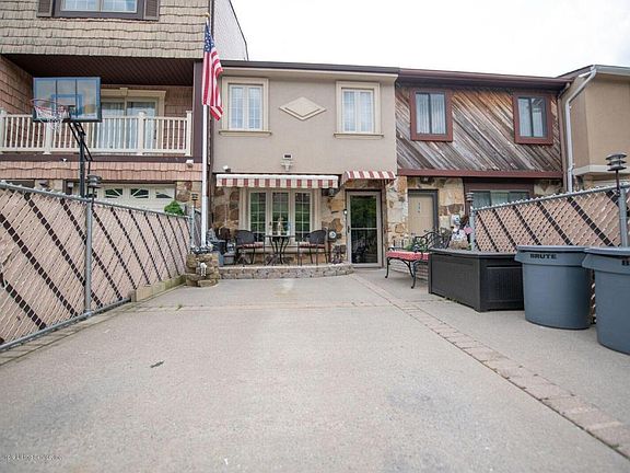 2nd image of 338 Tanglewood Dr