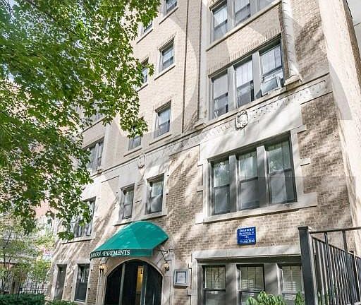 2nd image of 1347 N Dearborn St #1347407