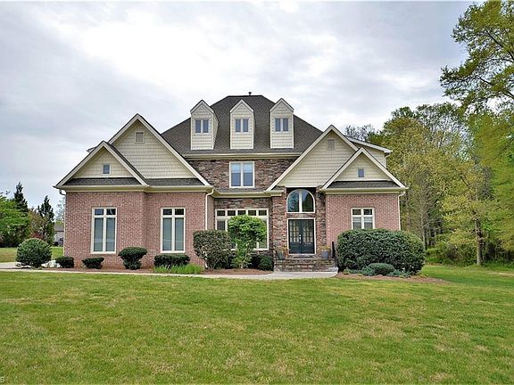 2nd image of 7595 Trebbiano Dr