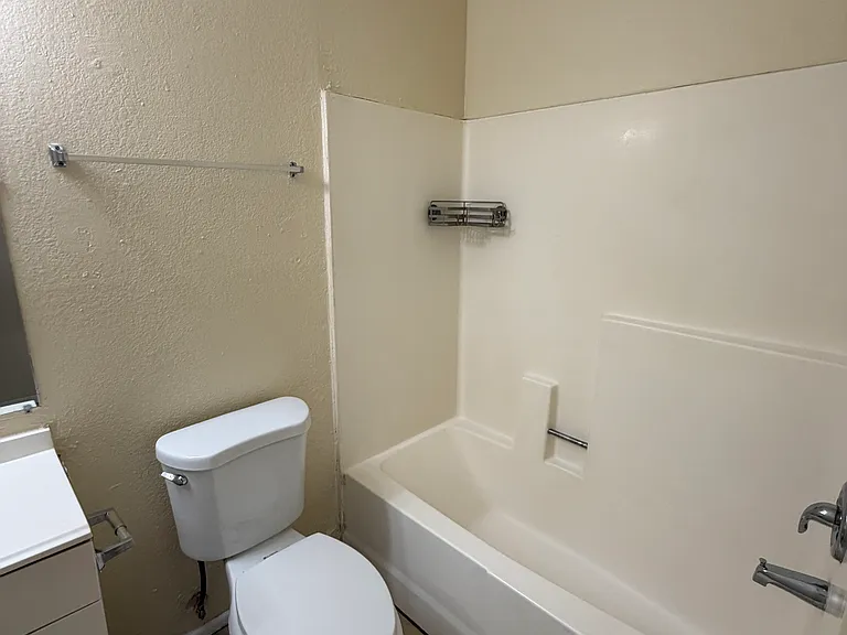 1757 E Harvard St #3 — Photo 7