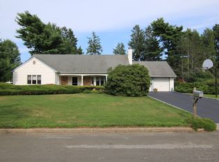3 Pembrook Dr, Stony Brook, NY