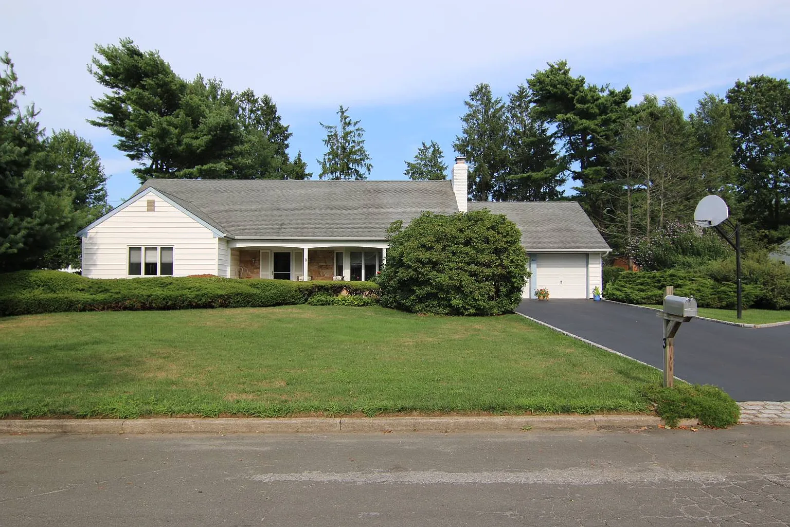 3 Pembrook Dr photo 1