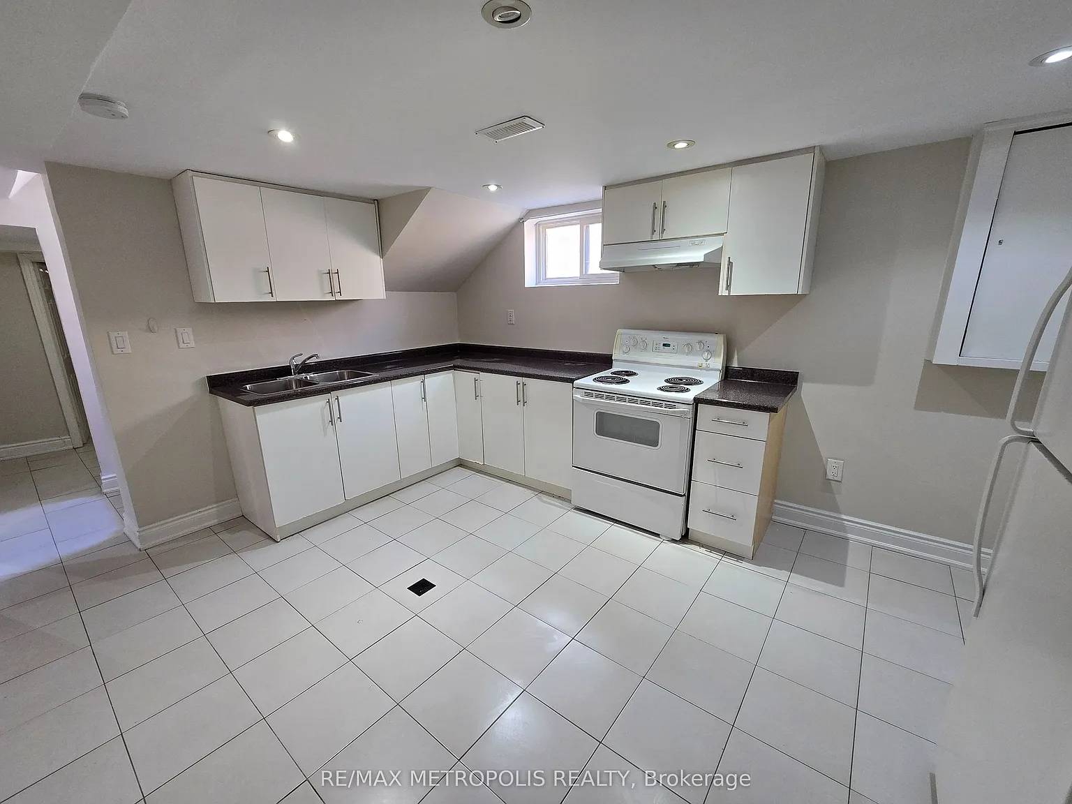 2 bed, $1,800 — Photo 4