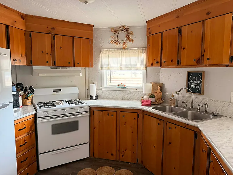 6953 Solomon Rd — Photo 5