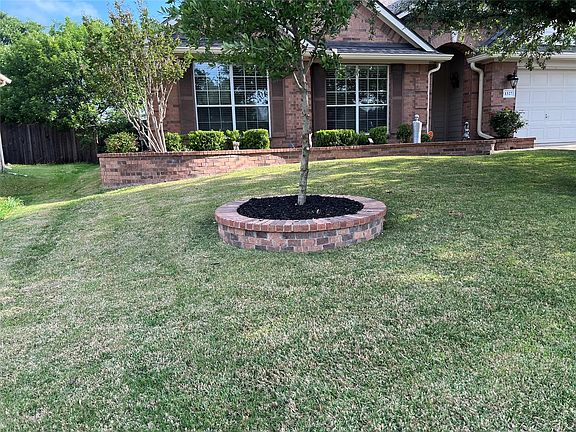 4th image of 1327 Canyon Creek Rd
