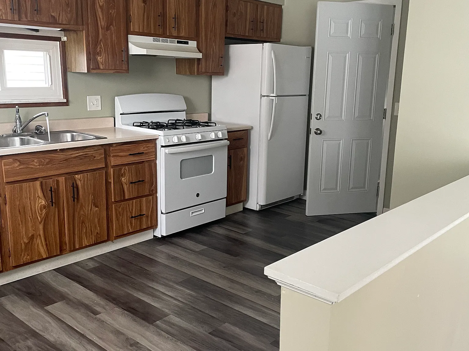 2 bed, 1004 sqft, $1,250 — Photo 2