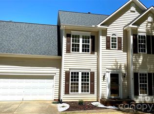 127 Meadow Pond Ln, Mooresville, NC 28117
