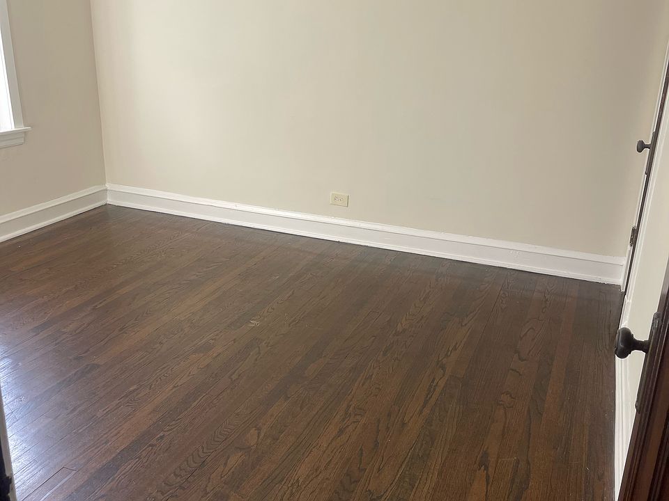 1st image of 4406 W Wellington Ave #1