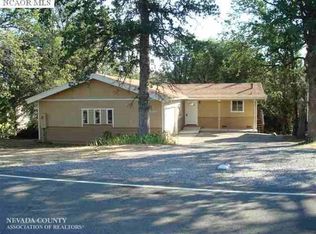18096 Hummingbird Dr, Penn Valley, CA 95946