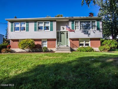 13 Jennell Drive, East Greenbush, NY, 12061