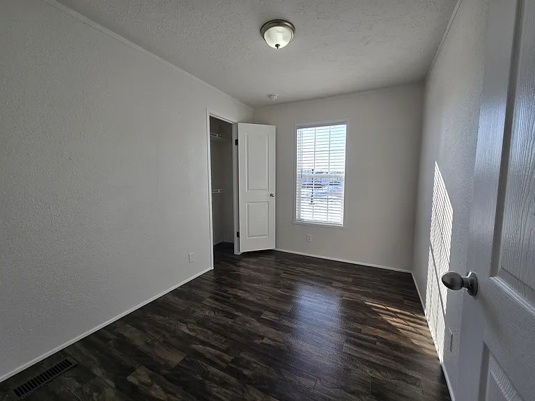 1319 York St — Photo 7