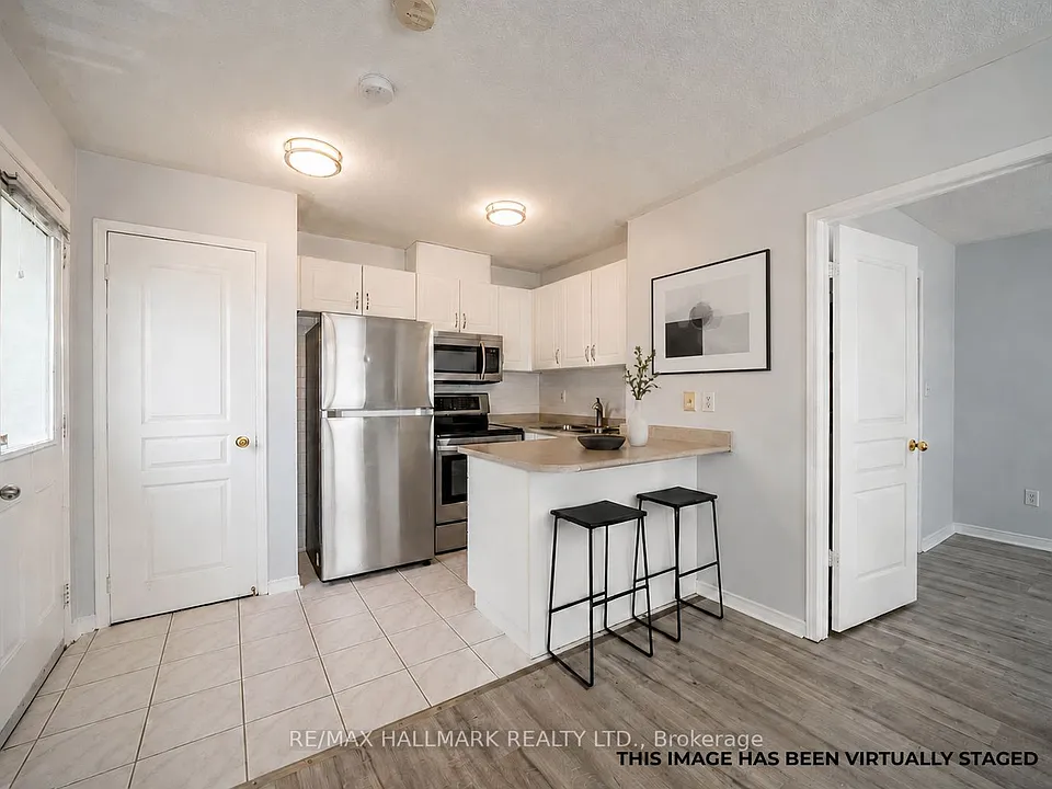 29 Hosta Ave #COACH HOUSE