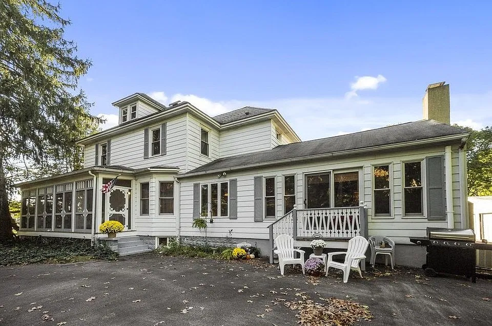 105 Dickinson Rd