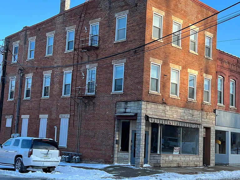 1876 Central Ave — Photo 1