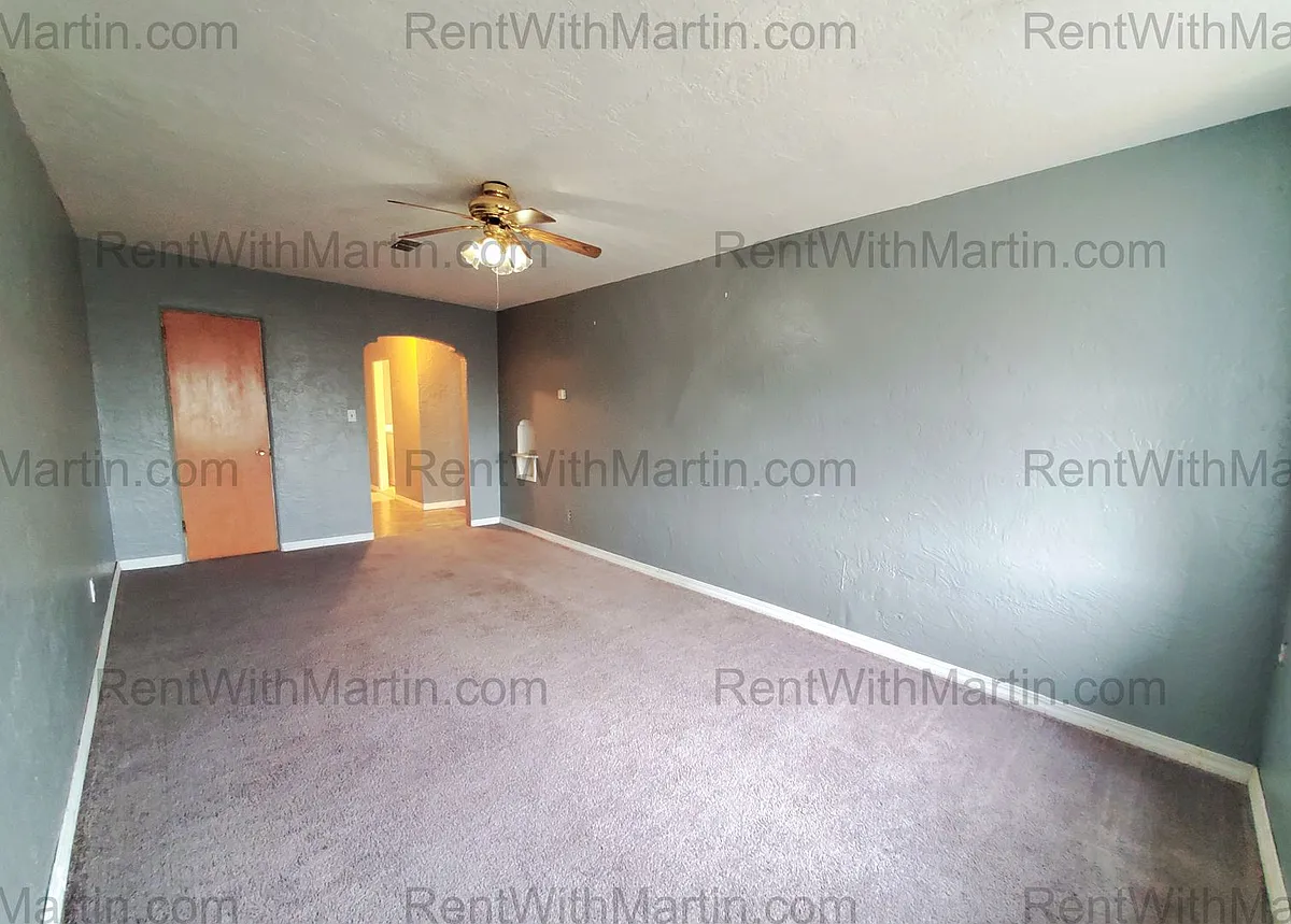 Building Photo - 9 N Frederick Ave