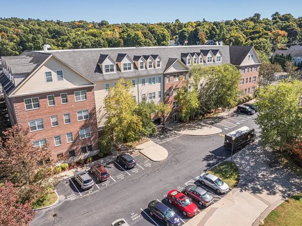 1 Powder Mill Sq #108, Andover, MA 01810