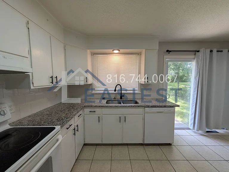 12008 Belmont Ave — Photo 8