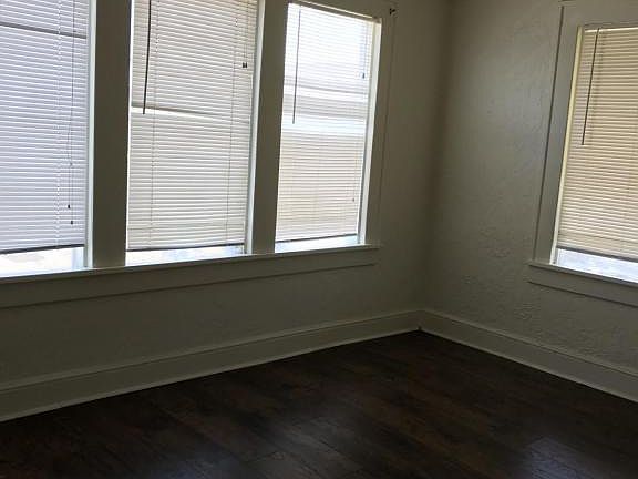 4th image of 702 W Bowie St #2
