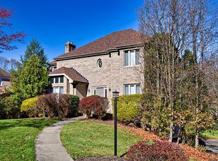 107 Fox Ridge Farms Dr, Pittsburgh, PA 15215