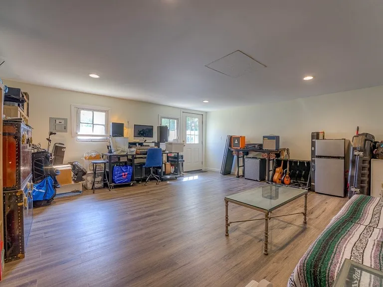 Detached Studio