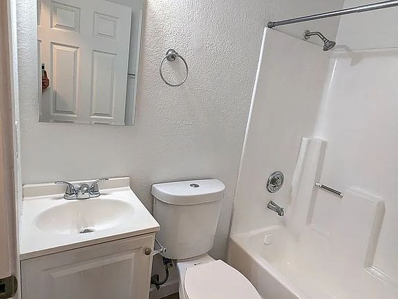 3rd image of 4546 60th St #11313788
