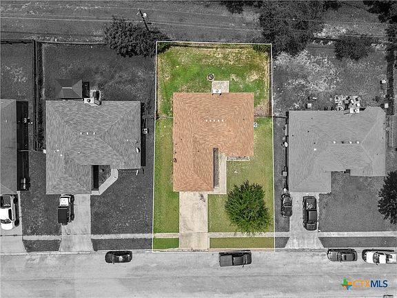 3rd image of 303 Rodeo Cir