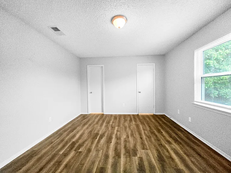 408 Cavender Ct — Photo 10