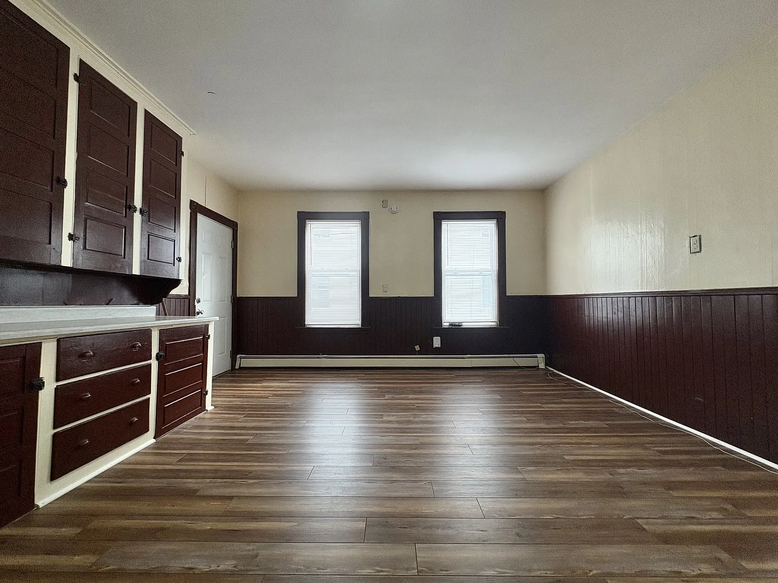 4 bed, 1100 sqft, $1,700 — Photo 1