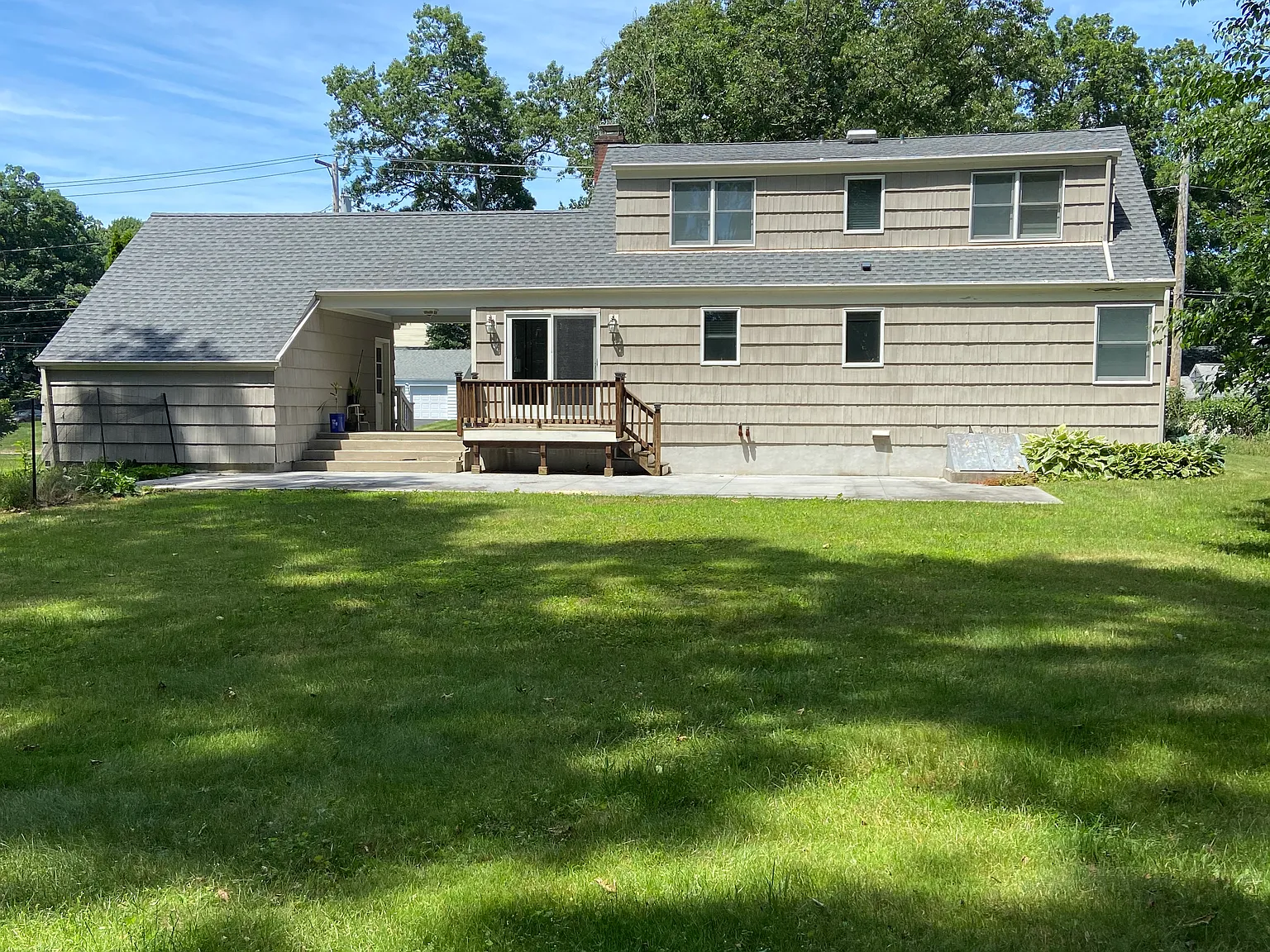 3 bed, 1607 sqft, $3,400 — Photo 2