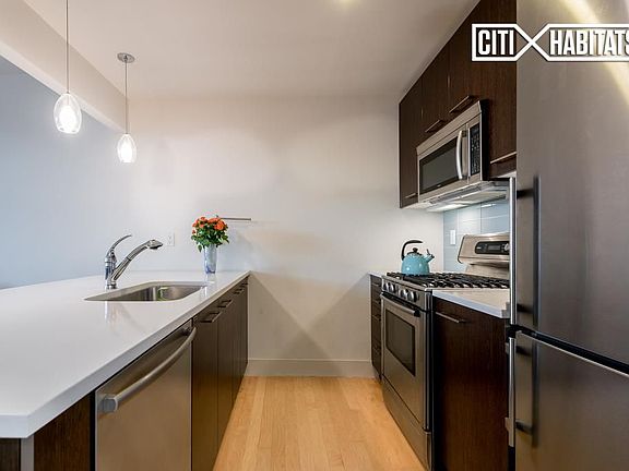 4th image of 5-09 48th Ave APT 4G