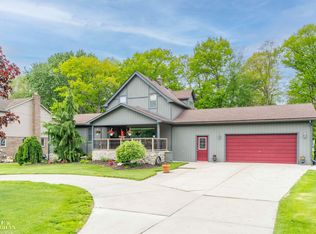 37907 Hazel St, Harrison Township, MI 48045