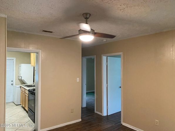 jacksonville-florida-154609511 picture