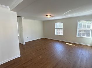 13 Riverside Dr, Clinton, NJ 08809